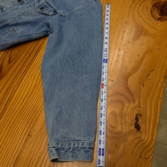 Levis Relaxed Trucker Jacket Mens XL Light Wash Blue Denim Cotton Vintage Style - Picture 8 of 15